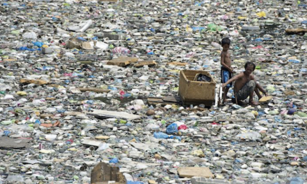 Halte aux déchets plastiques au paradis!